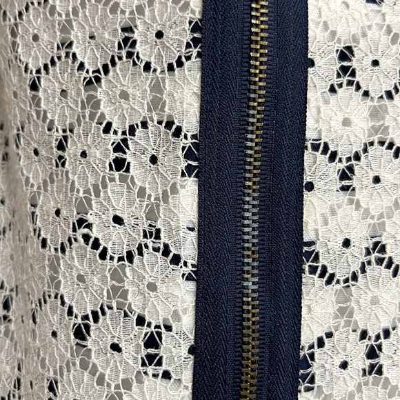 J. Taylor Navy Cream Striped Dress Sz 16 Lace Crochet Pleated Hem Nautical - Picture 10 of 12